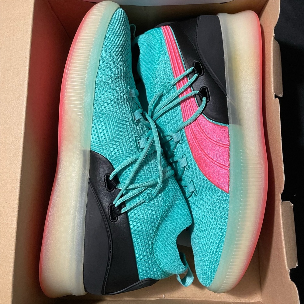 Puma Athletic Shoes in Teal and Pink